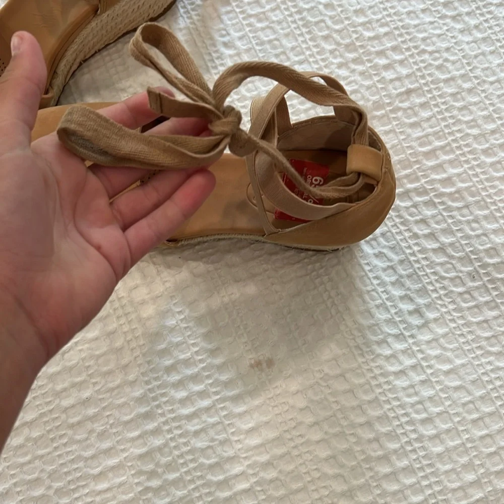 ✌🏼Womens Corso Como Heels!! Size 6! Tan with rope detail!!! Elastic and tie!✌🏼 - Picture 7 of 11